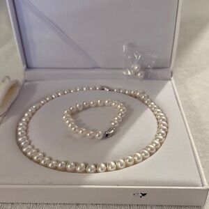 Classic White Pearl Necklace Earrings and Bracelet Set - Elegant Women Jewelry